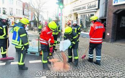 Alarm für die Feuerwehr während des Festessens