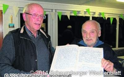 Jahreschronik wird traditionell per Hand weitergeschrieben