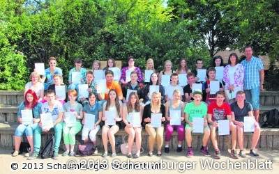Zertifikate für Berufsenglisch an Schüler in Helpsen vergeben