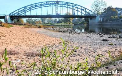 Die Weser hat nur noch wenige Zentimeter Wasser