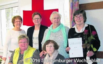 Mit Urkunde und Nadel