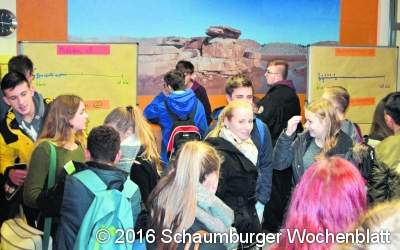 Konferenz mit 75 Jugendlichen abgehalten