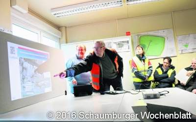 ﻿Politiker steigen auf den Haldenberg