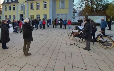 Gedenkzug erinnerte an den Antisemitismus in Bad Nenndorf