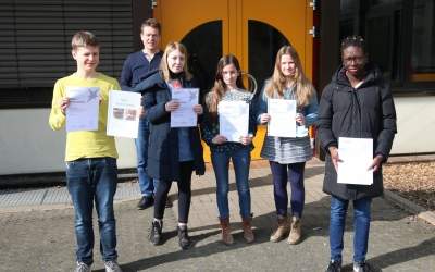 Schüler knobeln an selbstentwickelten Projekten