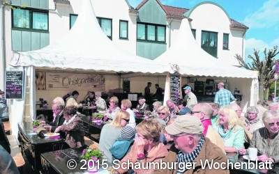 Drei Tage schlemmen und genießen Schicke Pagoden-Zelte und ein reichhaltiges Angebot treffen den Geschmack der Gäste / Ausgelassene Stimmung