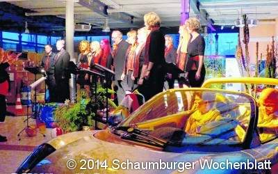 Warum nicht mal Gesang im Autohaus?
