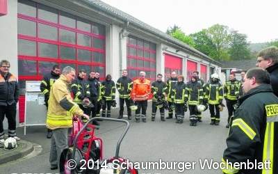 Übung mit dem Großraumlüfter Rauchfreie Korridore für Einsatzkräfte schaffen / 