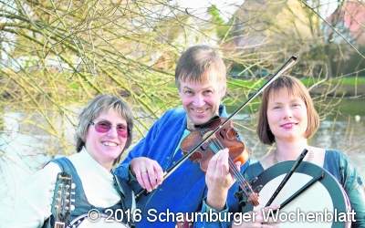 ﻿Reel Live spielt