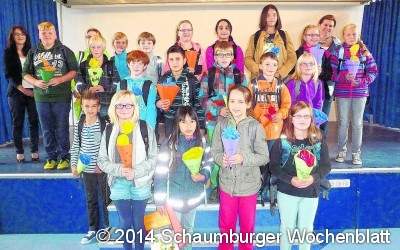 65 Mädchen und Jungen