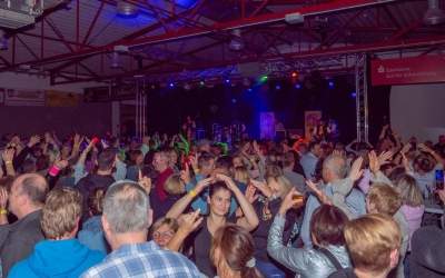 Mega Party im Sägewerk