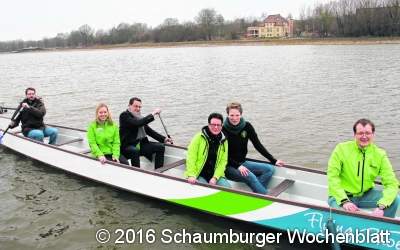 Im Drachenboot über den Schiedersee