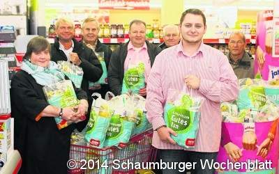 Viele Tüten für die Tafel