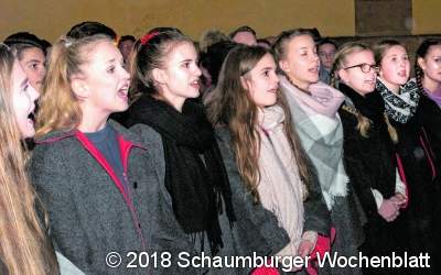 Am Schloss stimmt die Serenade musikalisch auf Weihnachten ein