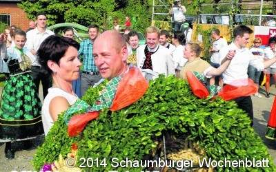 Erntefest unter strahlend blauem Himmel