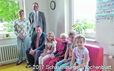 Ein rotes Sofa für junge Leseratten