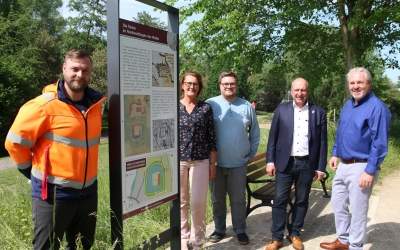 Neue Erklär-Tafeln aufgestellt