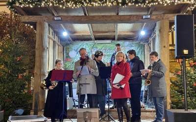 Volle Hütte beim feierlichen Anleuchten