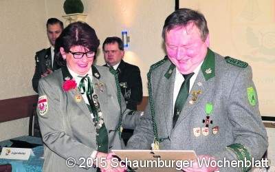 Goldene Ehrennadel für den Schützenbruder