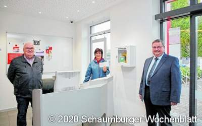 Für den Notfall gibt’s jetzt auch in der
Sparkasse einen Defibrillator