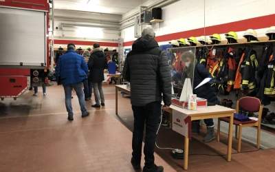 Blutspender stehen Schlange