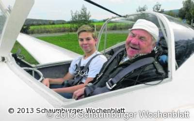Urgroßvater und Urenkel teilen die Leidenschaft für das Segelfliegen