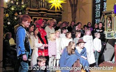 Volle Kirche, begeisterter Applaus für die Darsteller