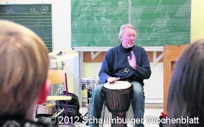 Dieser Trommelwirbel bringt das ganze Klassenzimmer zum Beben