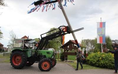 Cammeruner begrüßen den Mai
