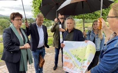 Ministerin Birgit Honé
auf Sommerreise unterwegs