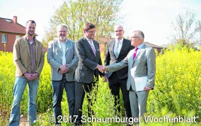Auf den Handschlag folgt jetzt der Vertrag