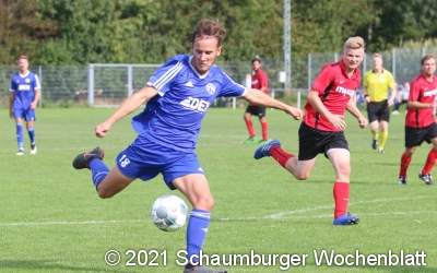Bald könnte es bei Fußballern
wieder um Tore und Punkte gehen
