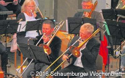Fröhliche Stimmung und begeisterter Applaus