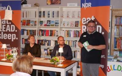 Der NDR in der Deister-Buchhandlung zu Gast