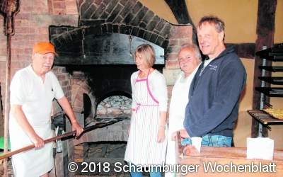 Backofen wird um 3.30 Uhr angefeuert