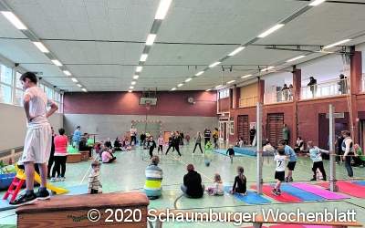 Turnhalle verwandelt sich in eine vielfältige Bewegungslandschaft