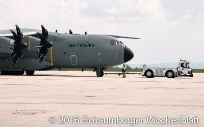 Flugzeugschlepper für A400M hat 230 PS