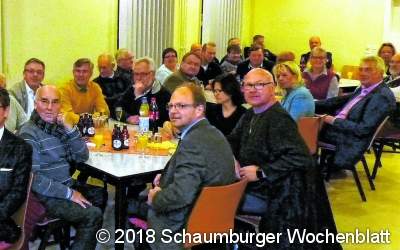 Bürgermeister sieht neues Haus 