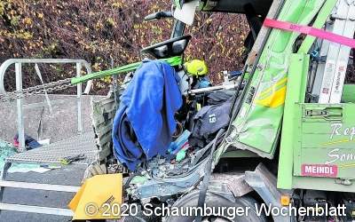 Fahrer schwebt in Lebensgefahr