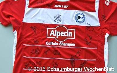 Signiertes Aufsteiger-Shirt