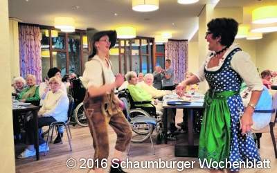 Brezeln, Bier und dazu Marschmusik