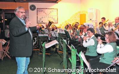 Heringsjünger feiern ausgelassen im Schützenhaus