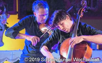 Wiener Duo begeistert mit Geige und Cello