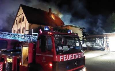 Alte Gaststätte brennt ab