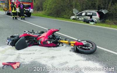 Fahrer stirbt am Unfallort