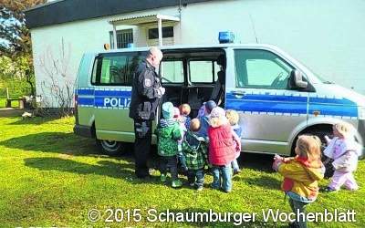 Kinder entdecken Polizeirevier