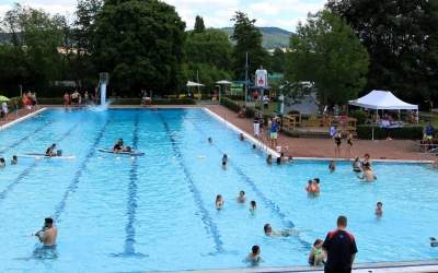Buntes Programm beim Freibadfest