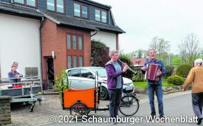 Maiwecken in kleiner Runde