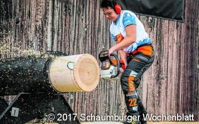 Silke Palmowski holt Vizetitel im Motor-Sport-Holzfällen Deutsche Meisterschaften 2017 der Stihl Timbersports Series in Klingenthal