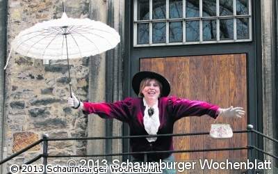 Charmante Schwestern laden zum Altstadt-Bummel